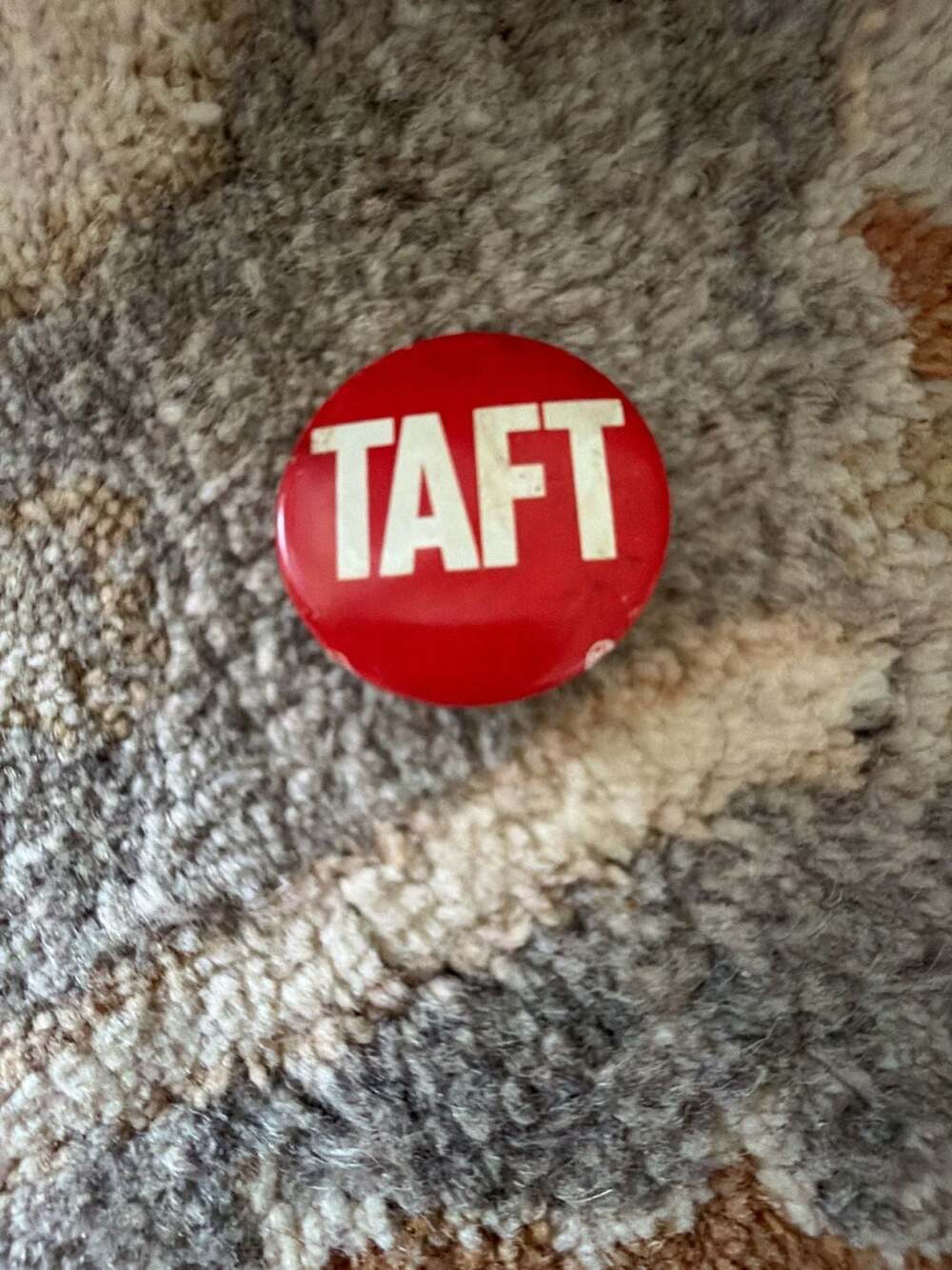 Vintage Taft Political Campaign Pin Button Red